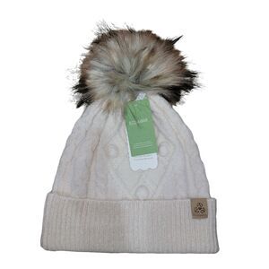 David & Young Nwt faux fur pom beanie hat